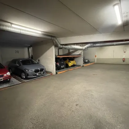 Garagenplatz (Stapelparker) mit Stromanschluss in TOP-Lage – 1180 Wien, Kreuzgasse - Bild 2