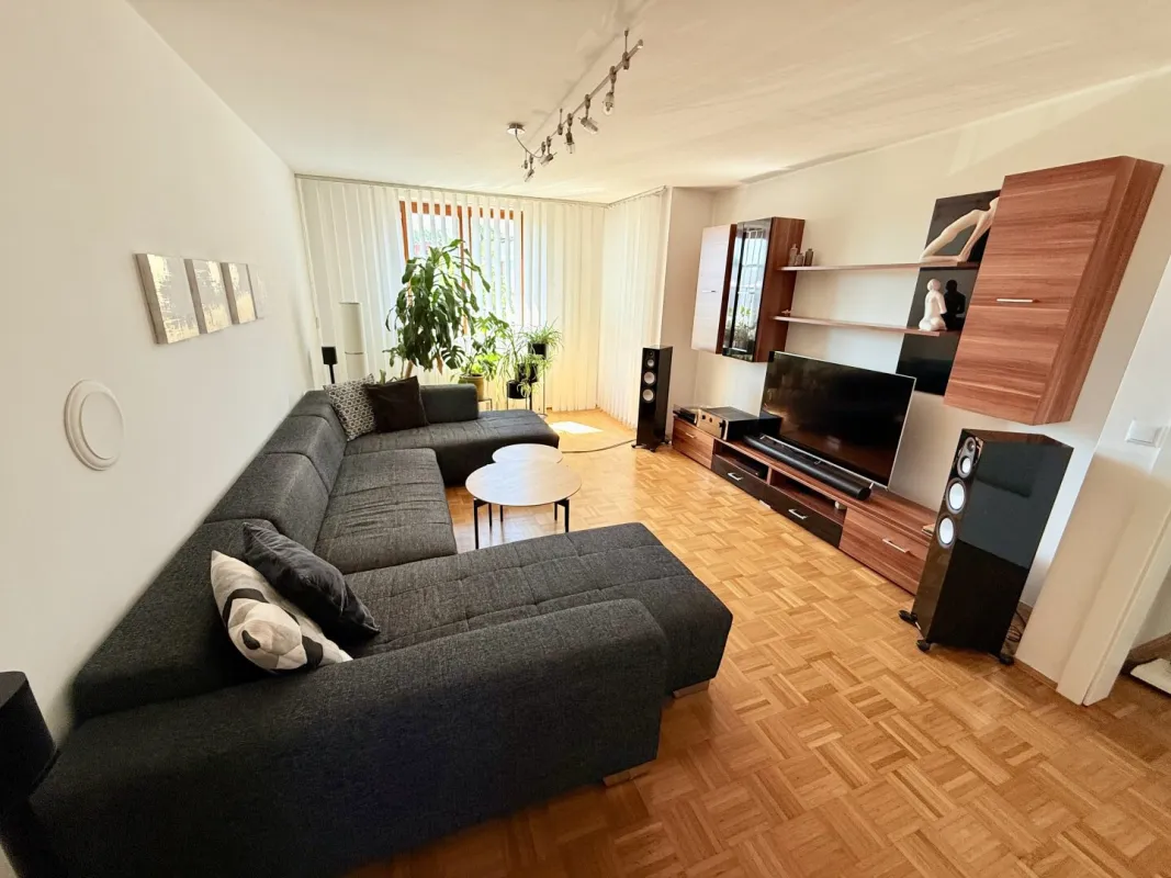 Fürstenfed! Wohntraum mit Stil - Balkon & Carport inklusive - Bild 1