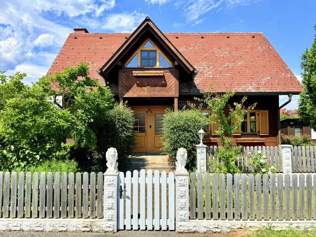 Ein Haus zum Verlieben – einzigartiges Holzhaus mit Charme! - Bild 1