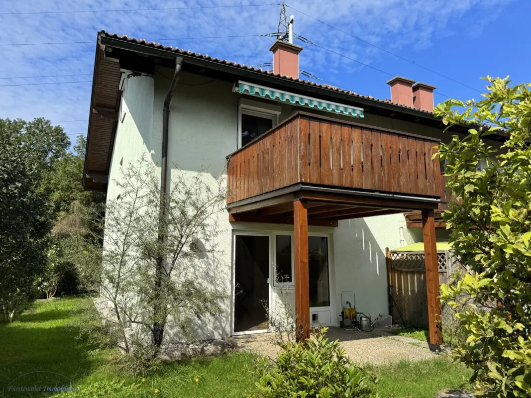 Gelegenheit - KAUF LIEFERING Theodostraße - Wohnen bei den Salzachseen: Großzügiges Familien-ECK-REIHENHAUS in Ruhelage - Bild 1