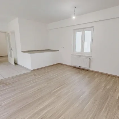 Mietwohnung mit zwei Schlafzimmer ++ NEU SANIERT ++ ca. 84,57 m² - Bild 3