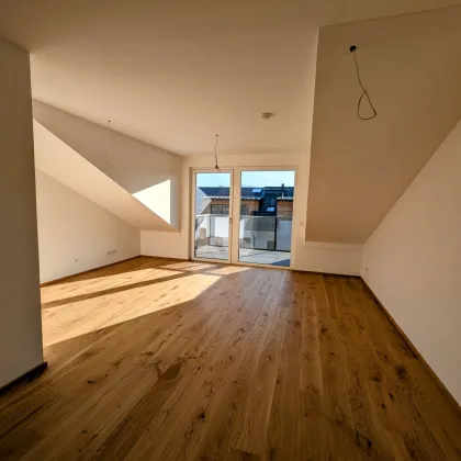 Dachgeschoß-Traum - Charmamte 2 Zimmer-Erstbezugs-Wohnung mit Balkon im Ortzentrum von Hallwang! - Bild 2