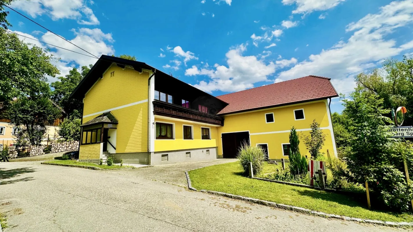 Großzügiges Einfamilienhaus mit sehr viel Platz - Bild 1