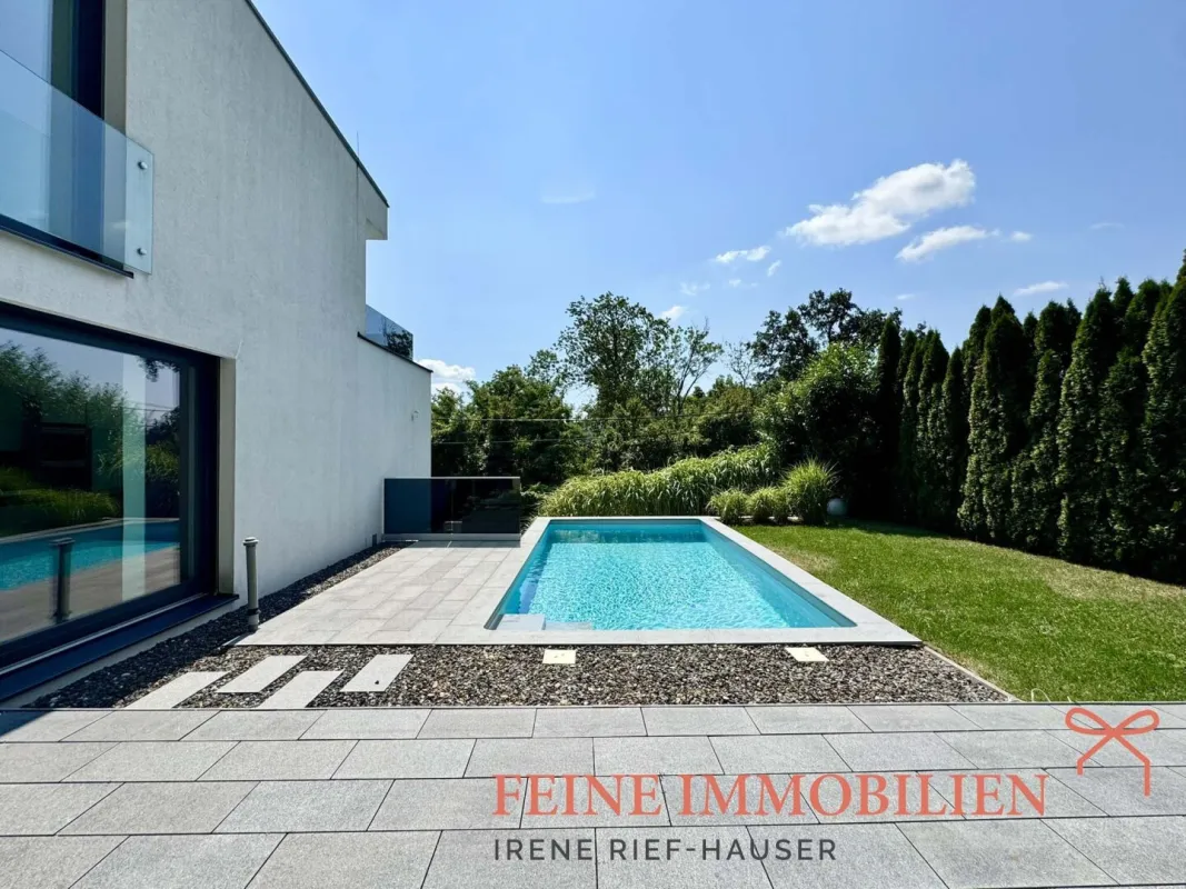 Cooles Haus mit Garten, Pool und tollem Fernblick - Bild 1