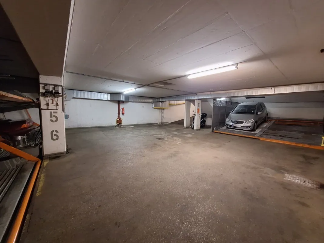 Tiefgaragenplatz (Duplex = Stapelparkplatz) in ruhiger, zentraler Lage des 3. Bezirks - Bild 1