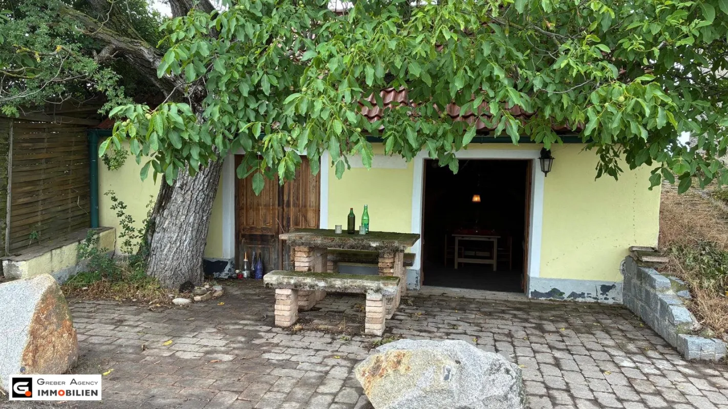 Urige Gemütlichkeit im eigenen Presshaus mit Fernblick - Bild 1
