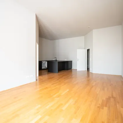 Großzügige Dachgeschosswohnung in historischem Stilhaus nahe Hauptplatz – Wiener Neustadt - Bild 3