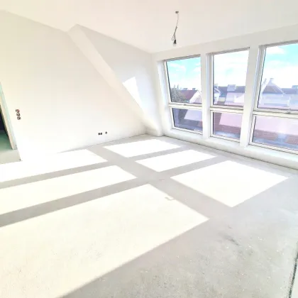 Preisreduktion! Exklusives Familienparadies über den Dächern – Stilvolle 4-Zimmer-Dachgeschosswohnung mit zwei Terrassen + moderner Luftwärmepumpe + Klimaanlage - Bild 3