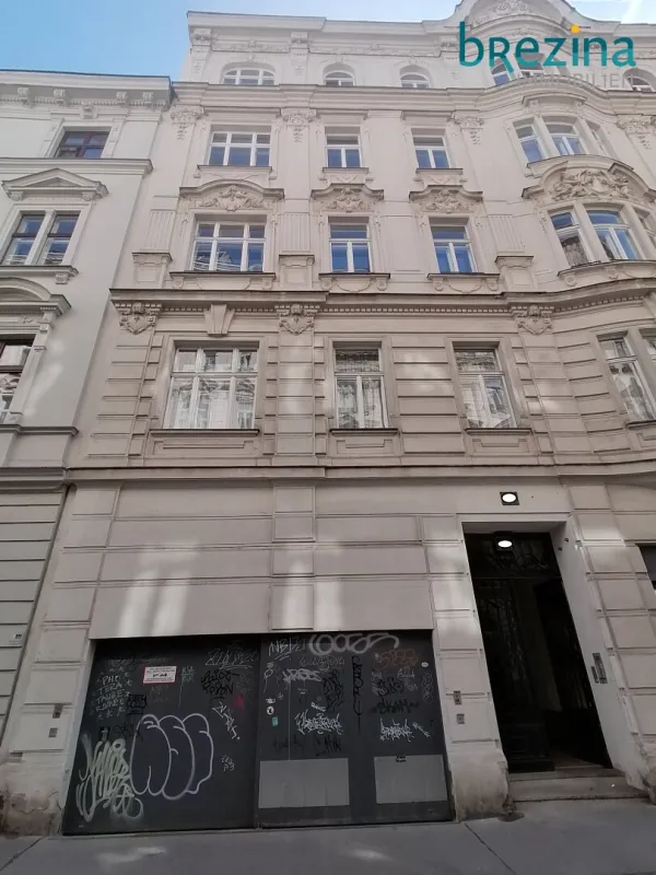 Garagenplatz - Servitengasse - Bild 1