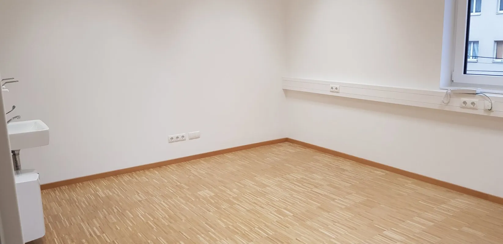 Ordinationsräume im MEDBASE19 vis-à-vis PRIVATKLINIK Döbling I U6 & U4 und D-Wagen - Bild 1