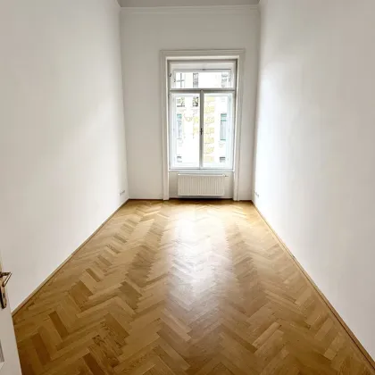 Altbau-Büro direkt am Naschmarkt mit Klopfbalkon - Bild 3