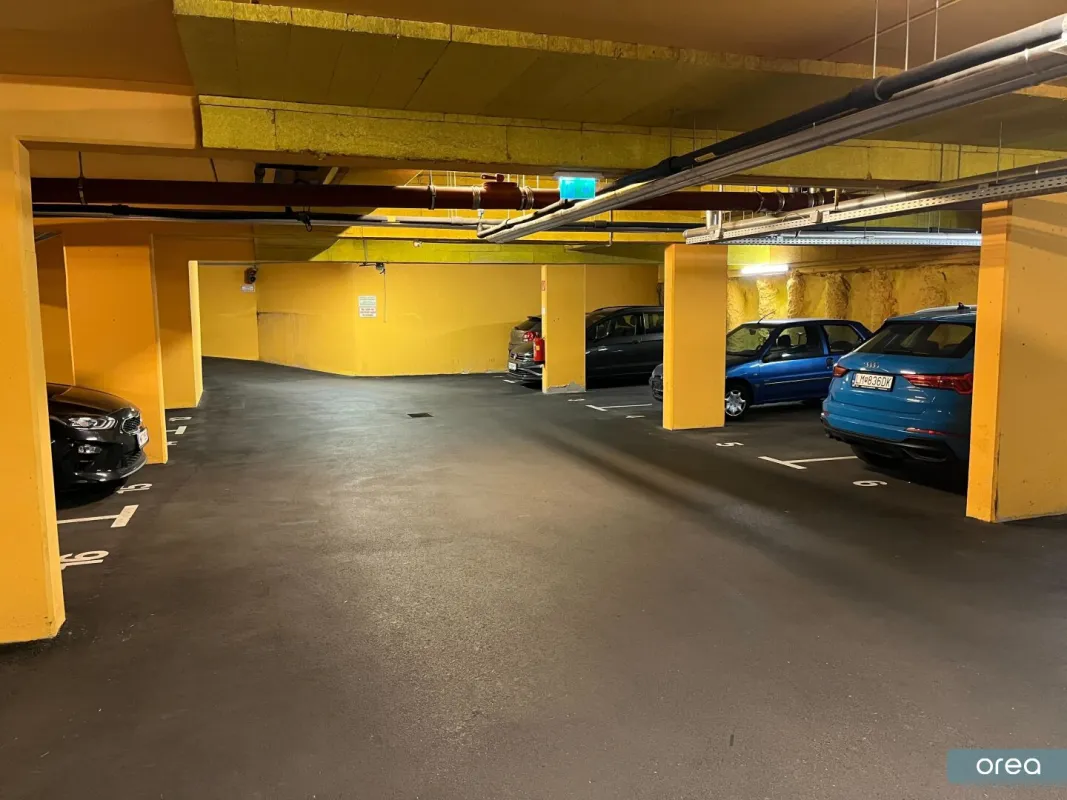 orea | Garagen-Investment in 1140 Wien – 3 vermietete Stellplätze in guter Lage! | BEC - Bild 1