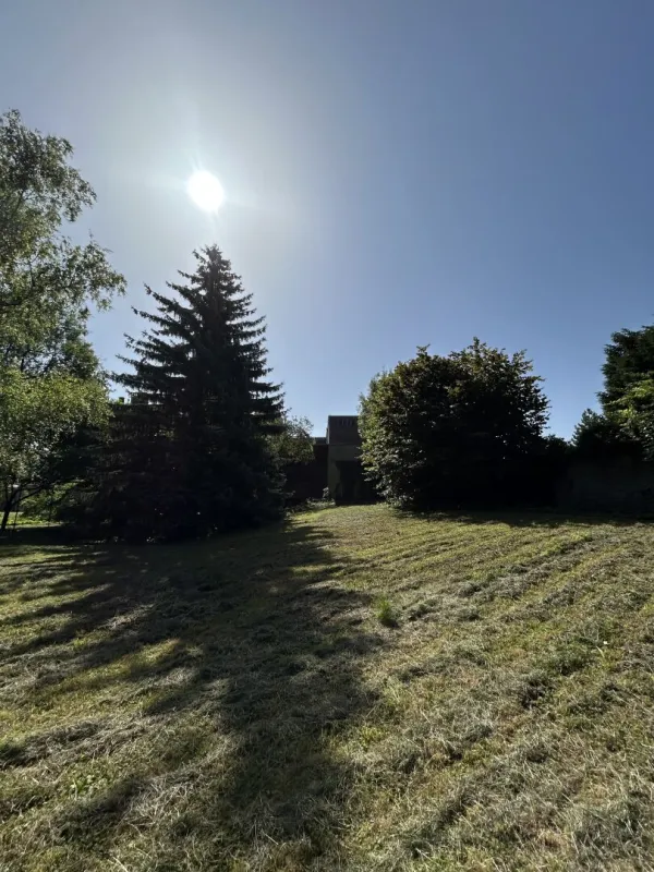 Drei bebaubare Grundstücke + Villa mit Garten in Perchtoldsdorf – einzeln oder gemeinsam erwerbbar. - Bild 1