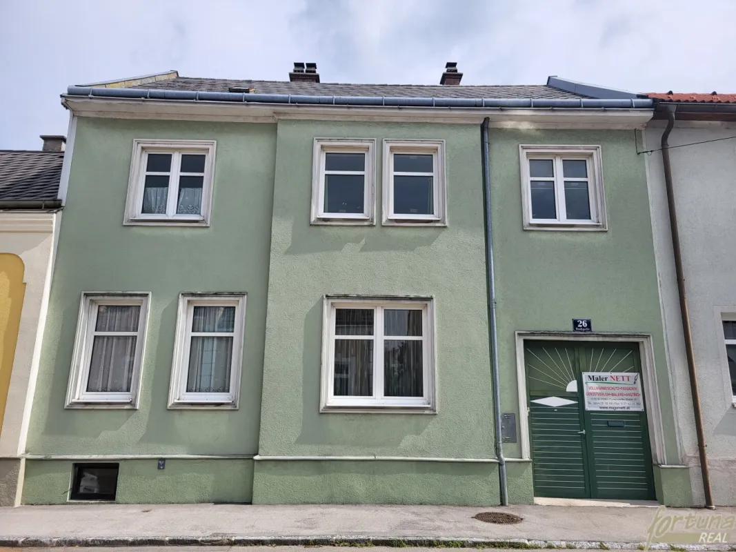 Renovierungsbedürftiges Stadthaus in St. Pölten: 5 Zimmer, Garten & Stadtblick! - Bild 1