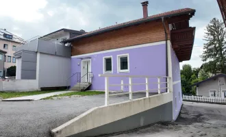 Teilsanierte Doppelhaushälfte mit 3 Wohneinheiten in Neumarkt am Wallersee!