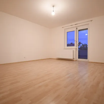 Optimal aufgeteilte 2-Zimmer Balkonwohnung in Ebergassing inkl. Neuer Küche mit Geräten und erneuerter Vaillant Therme - Bild 3