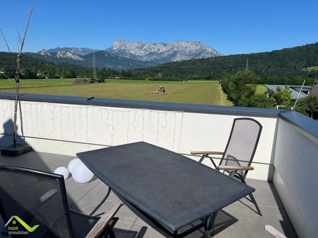 Adnet-Alleine im Dachgeschoss-Hochwertige Wohnung mit Traumblick und XXL-Terrasse - Bild 1