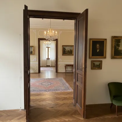 Ein Rohdiamant in Bestlage – großzügige Altbauwohnung direkt bei der Herz-Jesu-Kirche - Bild 3