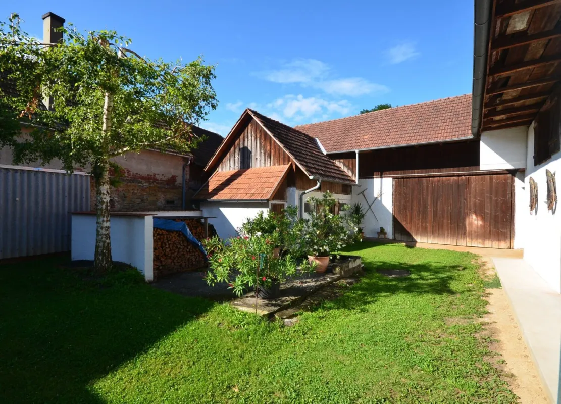 EINFAMILIENHAUS - ehemaliges BAUERNHAUS im Ortsverbund - Bild 1