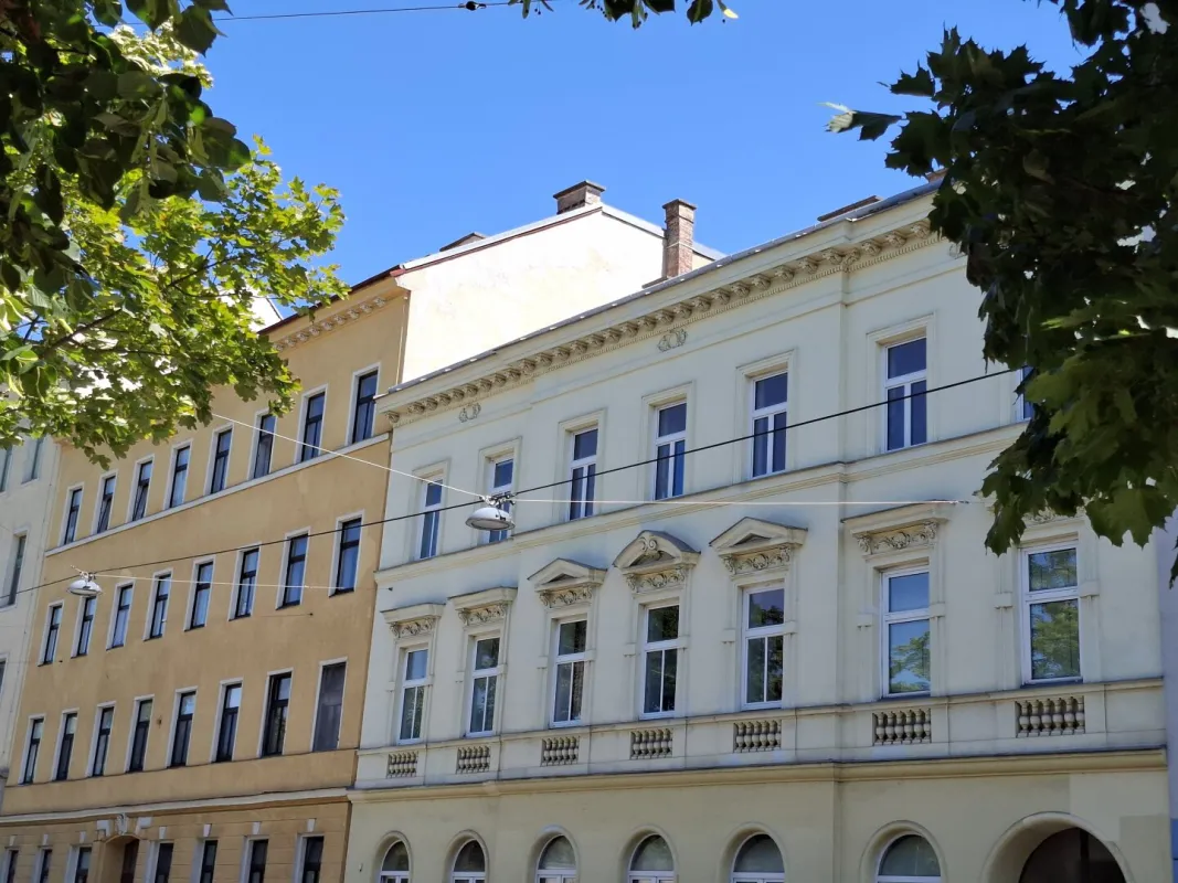 Zum Entwickeln: Zinshaus mit Parkblick Nähe Schloss Schönbrunn - Bild 1