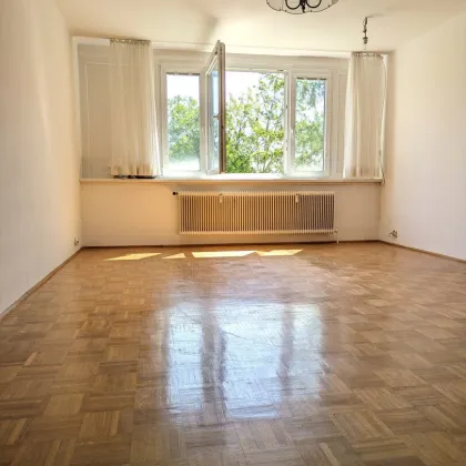100% im Grünen - Sonnige 3 Zimmer mit Loggia - Bild 2