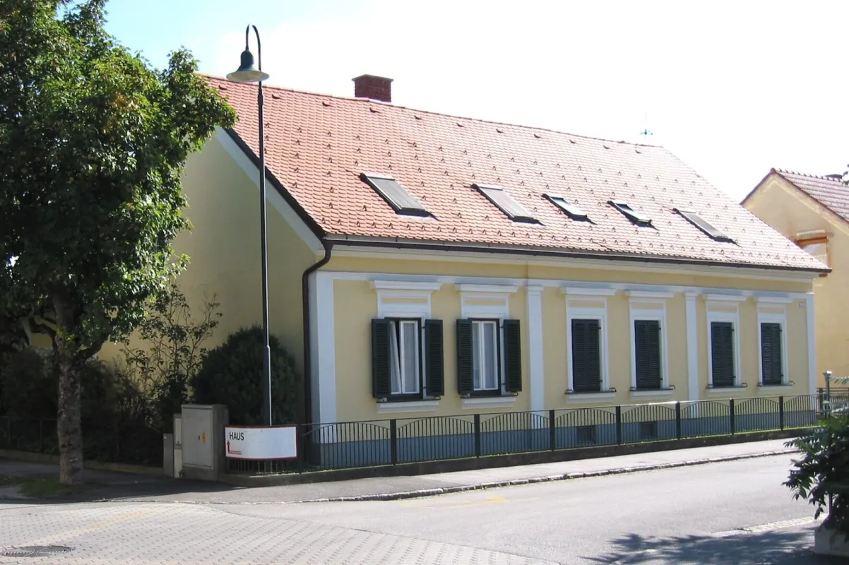 Geräumiges Einfamilienhaus in Fürstenfeld – Vielseitige Nutzung und zentrale Lage! - Bild 1