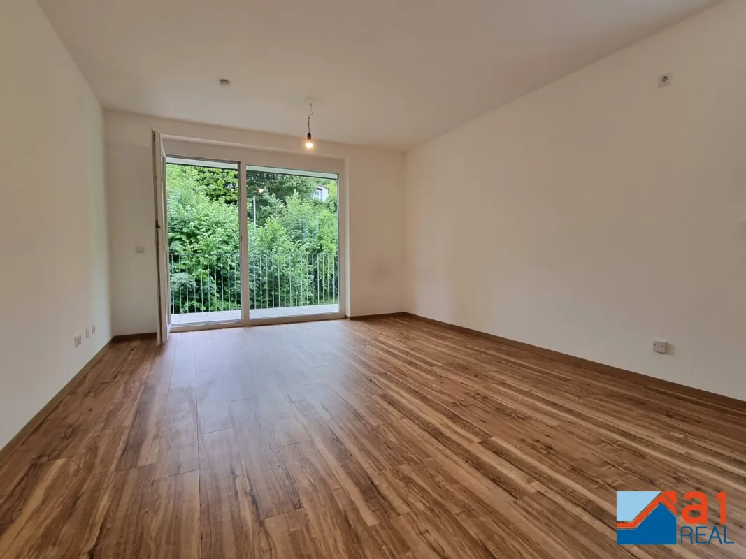 Schöne 2- Zimmerwohnung mit Balkon und Parkplatz! - Bild 1