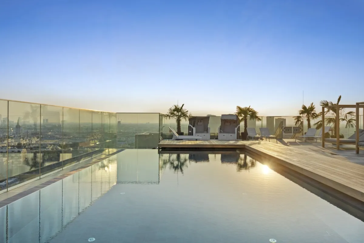 Pool, Gym & riesige Dachterrasse in Top-Lage im 3. Bezirk! - Bild 1