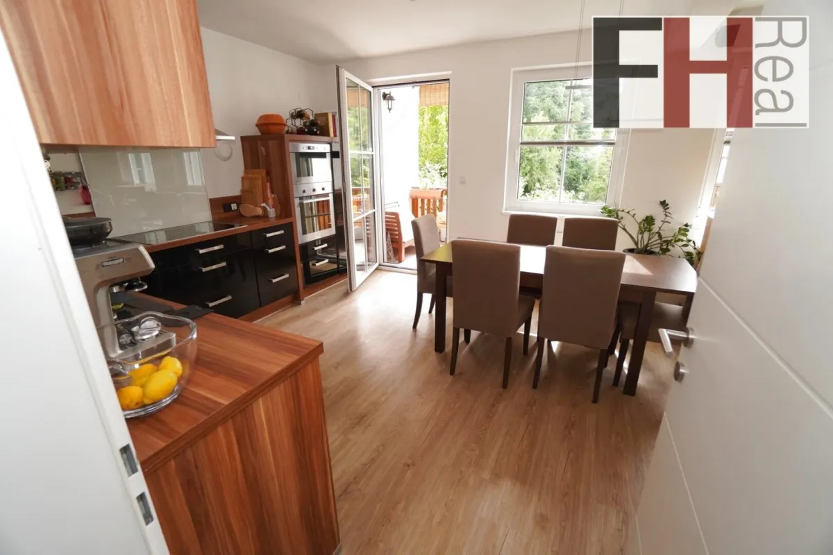 Familienwohnung mit 2 PKW Stellplätzen direkt im Wienerwald - Bild 1