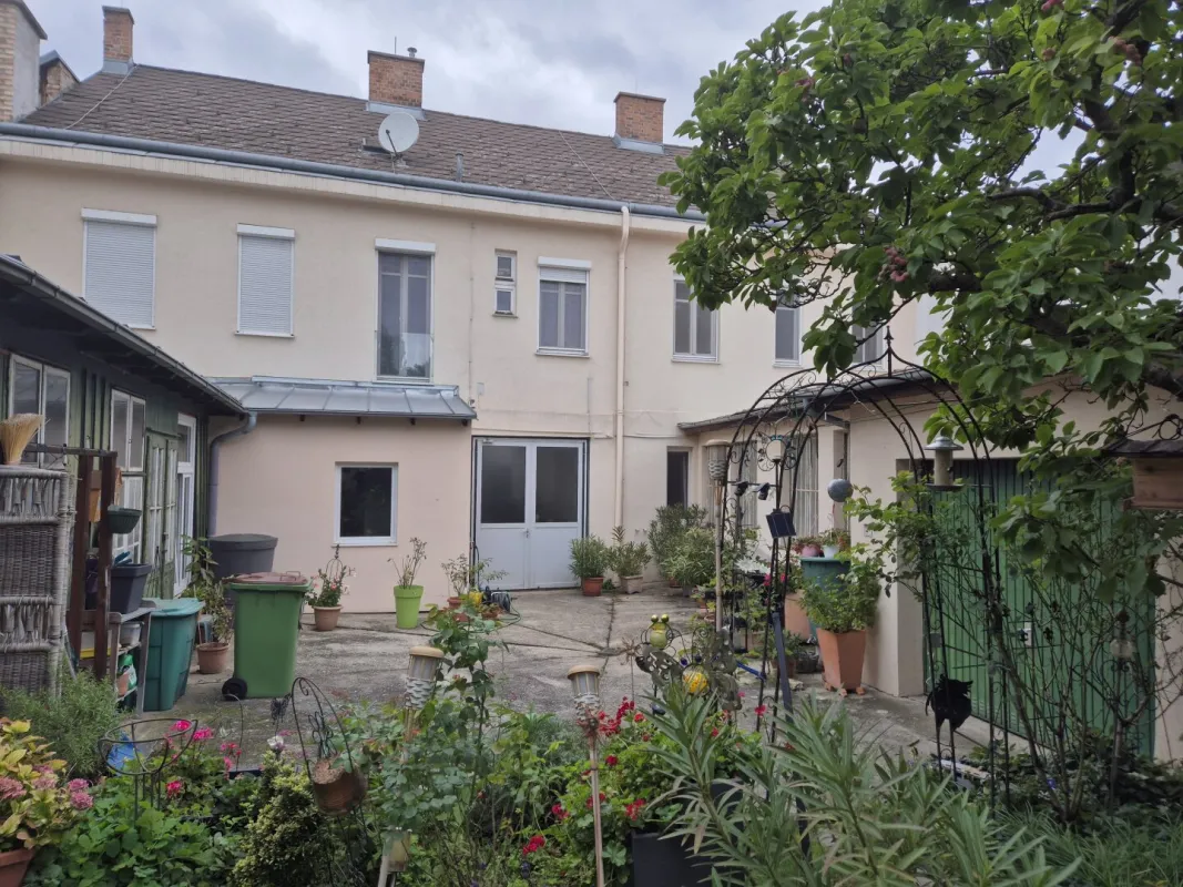 Kleines Zinshaus in 1130 Wien mit 4 vermieteten Einheiten - Bild 1