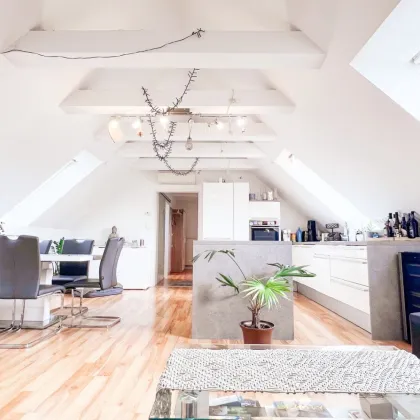 HERRLICHE DACHGESCHOSSWOHNUNG MIT TERRASSE UND WHIRLPOOL - IM HERZEN VON PFAFFSTÄTTEN - Bild 2