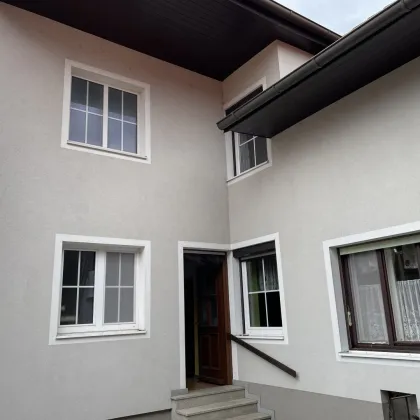 RESERVIERT! -- EINFAMILIENHAUS MIT NEBENGEBÄUDE UND SCHEUNE/GARAGE! - Bild 2