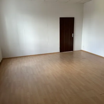 Sonnige Wohnung- Nähe Zentrum und dem Bahnhof- in nur 16 Minuten mit der S-Bahn zur U6 Wien Meidling - Bild 3