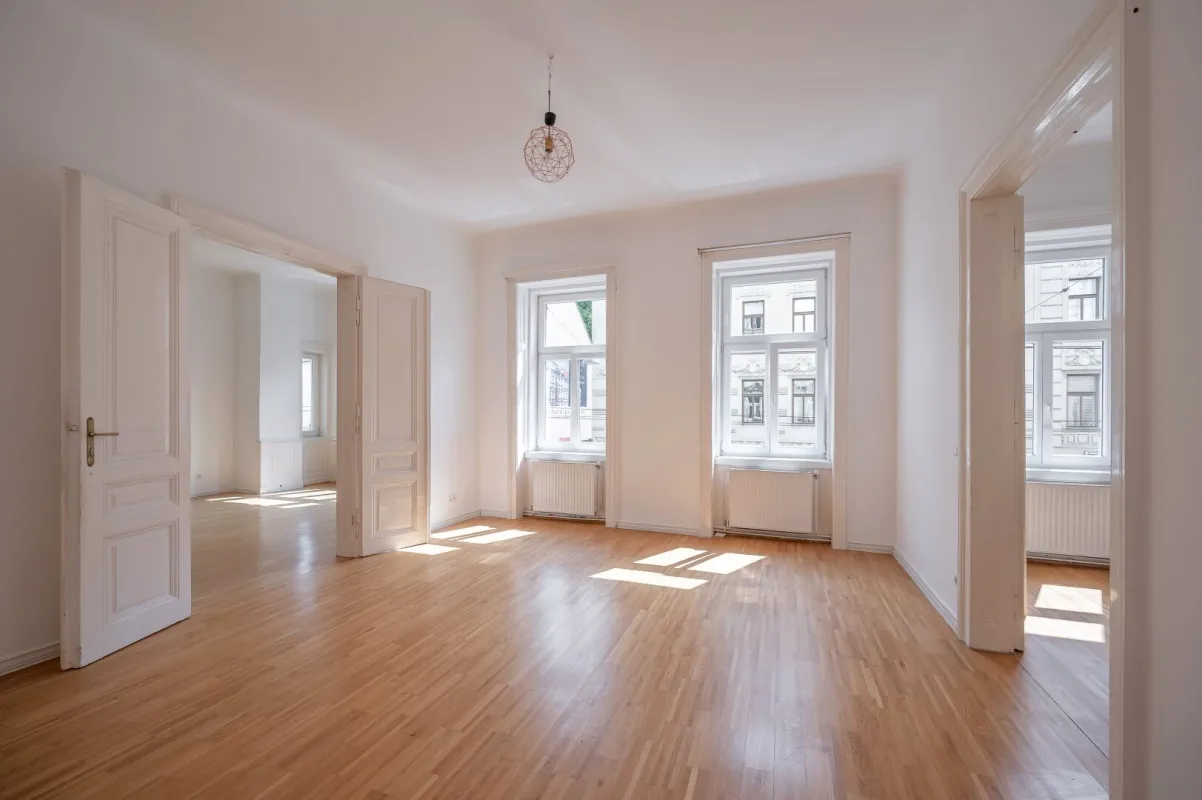 ***NEU*** Fantastische 4 Zimmer Wohnung in repräsentativem Stilaltbau! in TOP-Lage!! - Bild 1