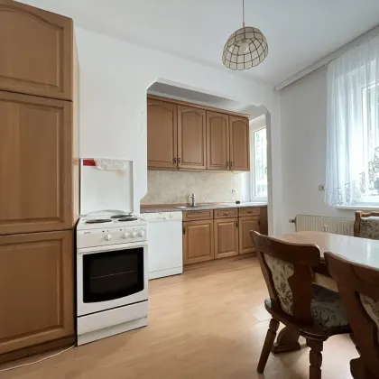 Zentrales Wohnen im Grünen - Gepflegte 2-Zimmer-Erdgeschosswohnung - Bild 2