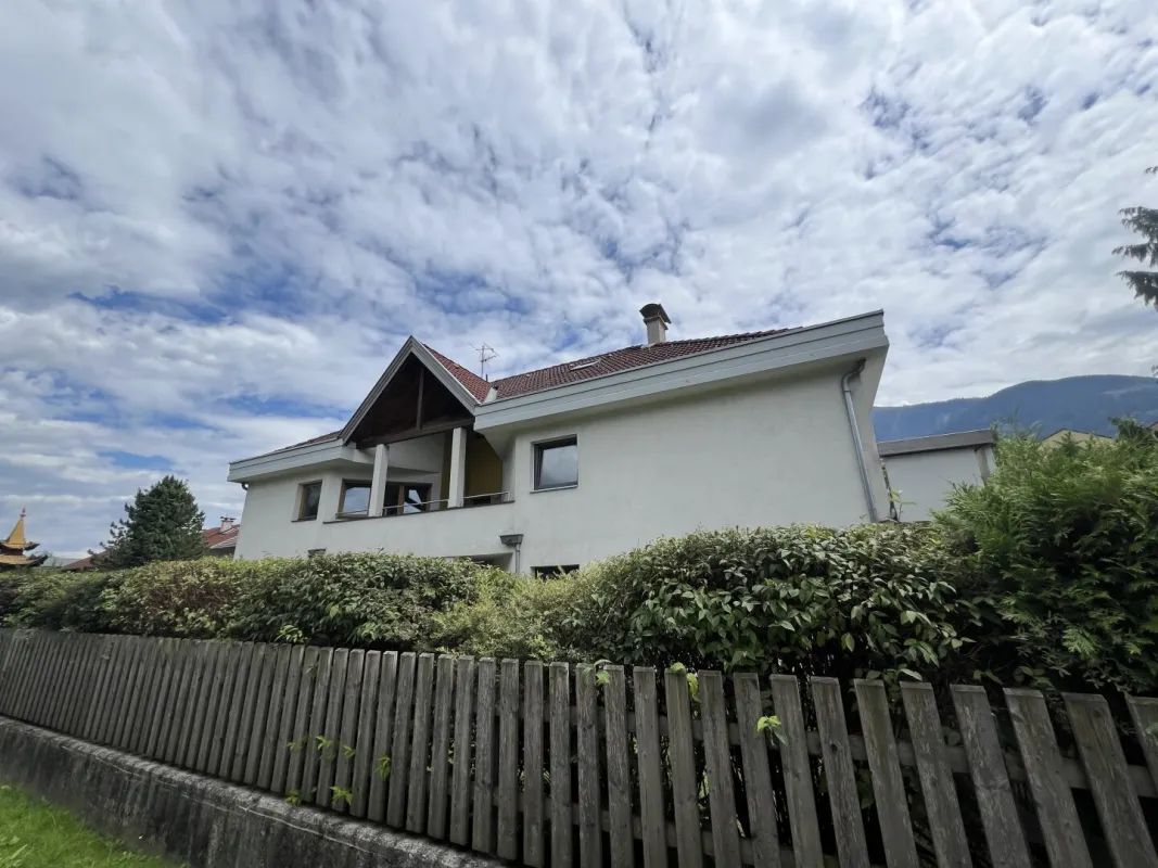 SCHWAZ - Anlageobjekt: Perfekt eingeteilte 2 Zi.-Wohnung mit großer Terrasse zum Verkauf - Bild 1