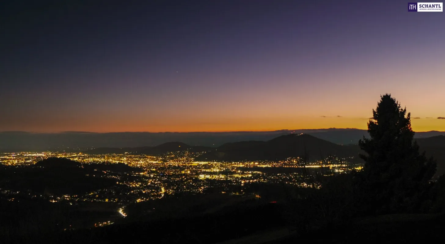 ATEMBERAUBENDER AUSBLICK! IHRE GÄSTE WERDEN NACH DIESEM AUSBLICK NICHT MEHR GEHEN WOLLEN! Verwirklichen Sie sich Ihren Traum vom Wunsch-Eigenheim auf diesem einmaligen Grundstück! NICHT VERPASSEN! - Bild 1