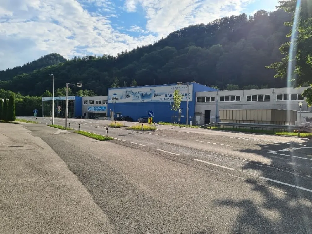 Grödig: Hochregallager / Lagerflächen ca. 4.455 m² in frequenter Lage zu mieten - Bild 1
