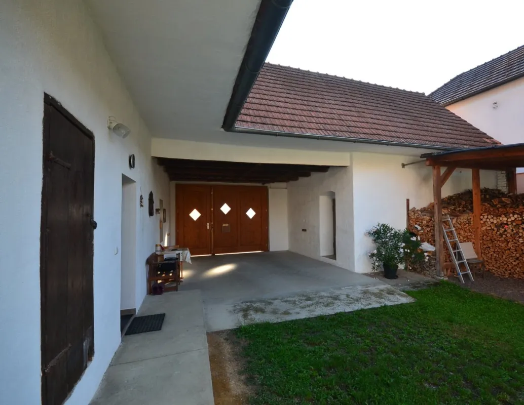 EINFAMILIENHAUS - ehemaliges BAUERNHAUS im Ortsverbund - Bild 1
