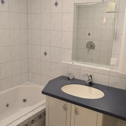 Charmante 2-Zimmer-Wohnung in Villach: Balkon, Garage & top Ausstattung zum Kauf! - Bild 3