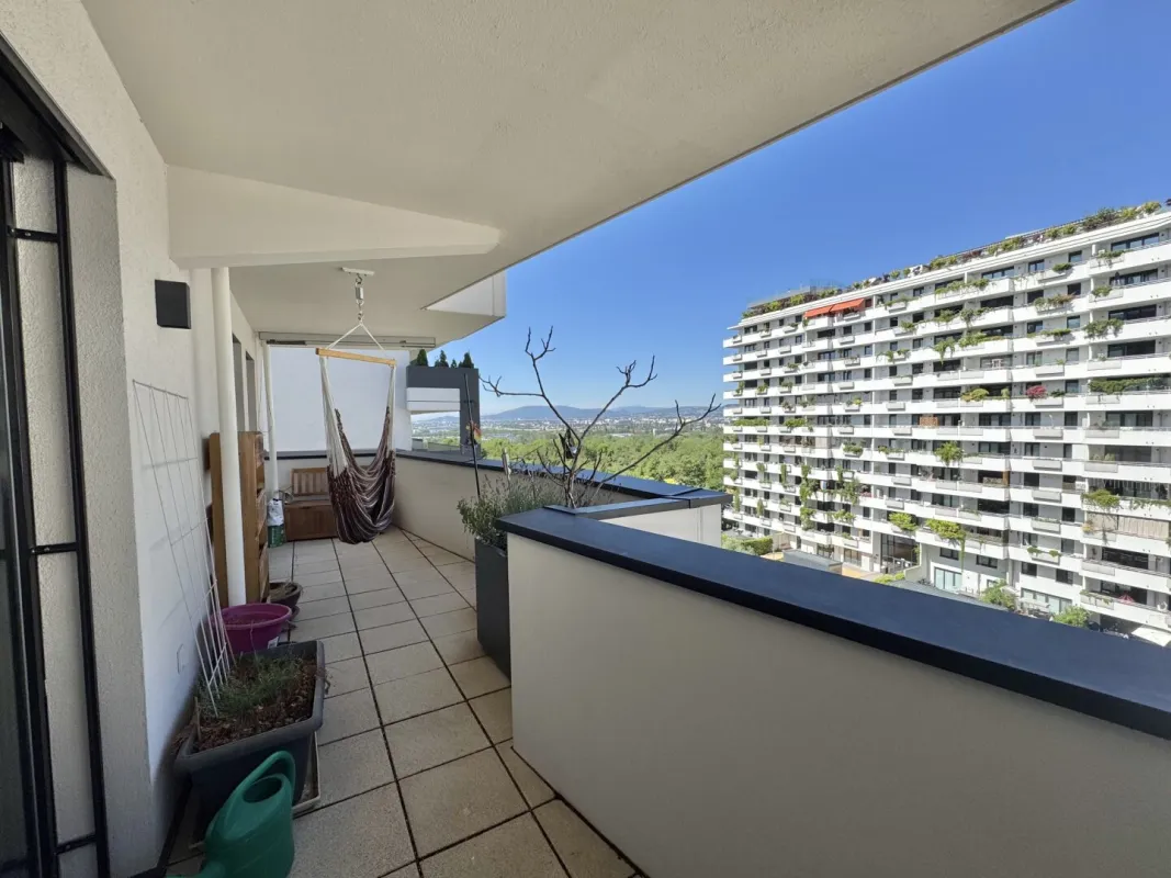 PANORAMABLICK - 3 ZIMMER - ca. 86m² gew. NFL - 6. Liftstock - Balkon - Sauna - Garage - Naherholung WIENER BERG - zukünftige U5-Station - Bild 1