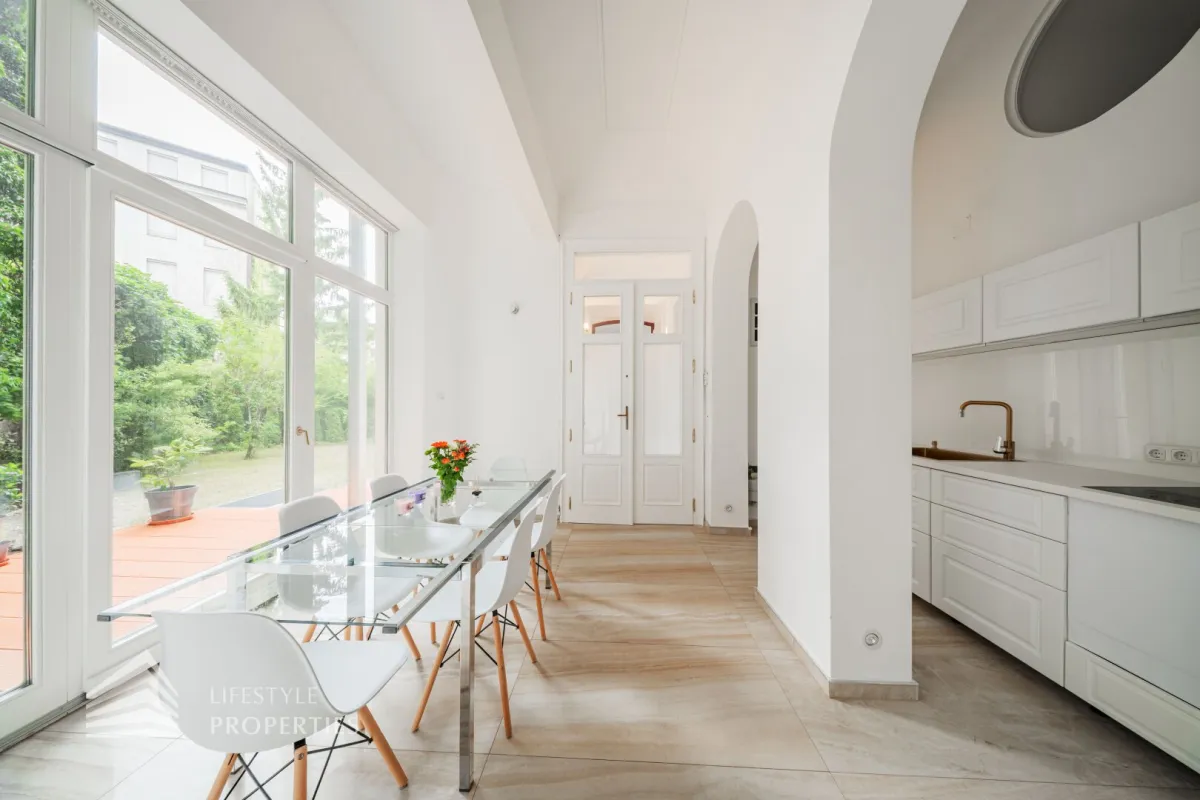 Luxuriöse Gartenwohnung in Stilaltbau – Grünes Refugium im Herzen von 1080 Wien - Bild 1