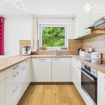Wohnen mit Weitblick – Zweifamilienhaus mit Gartenidylle mitten in Feldkirch - Bild 2