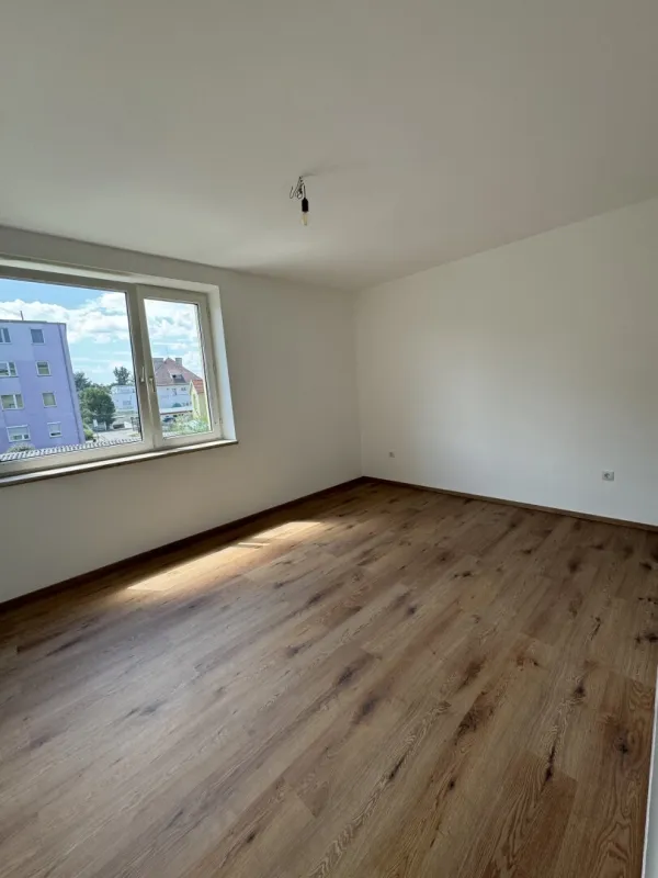 Sofort verfügbar - helle 2-Zimmer-Wohnung mit idealer Raumaufteilung - Bild 1
