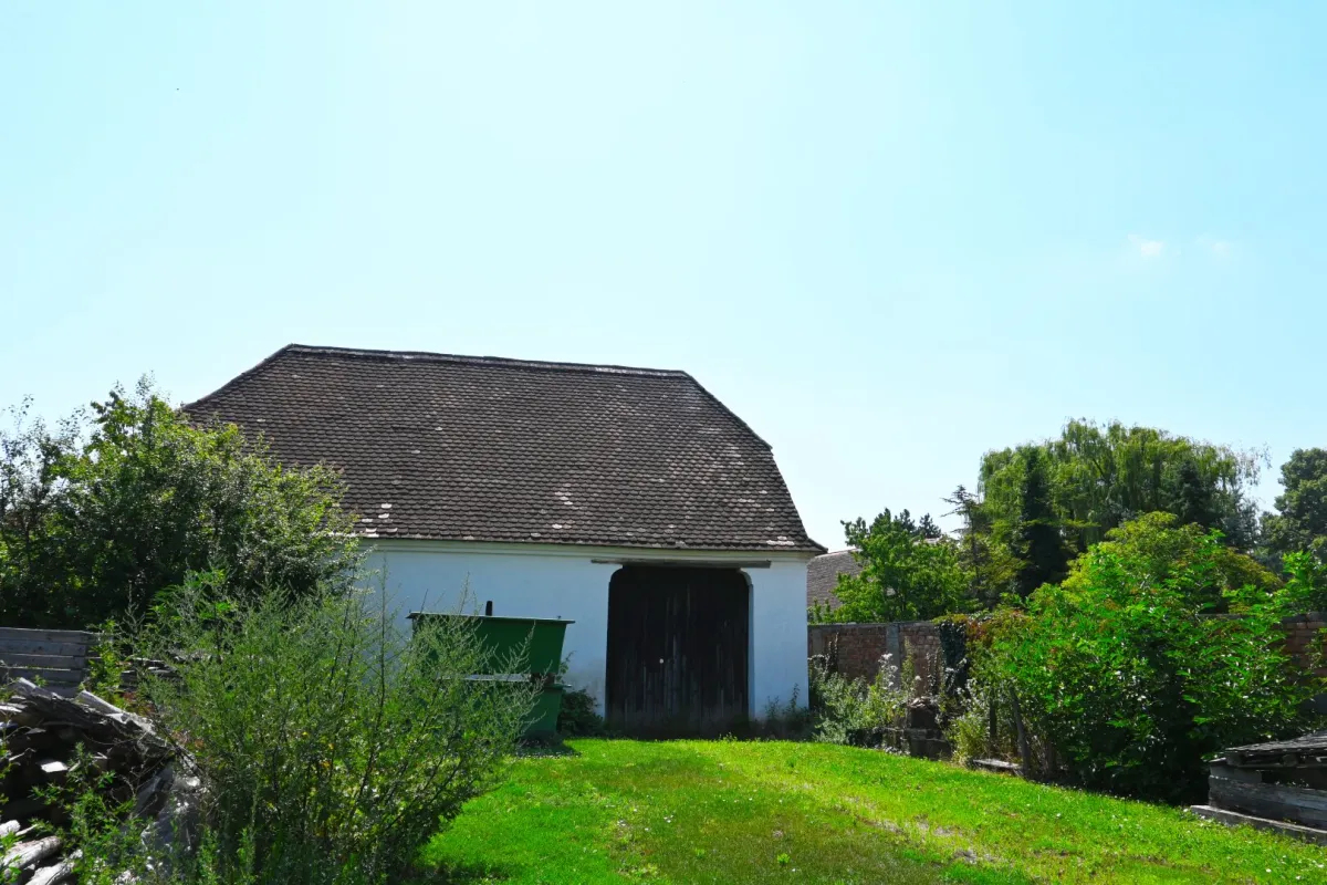 Weinviertler Landhaus mit großem Stadel in Unterretzbach - Bild 1