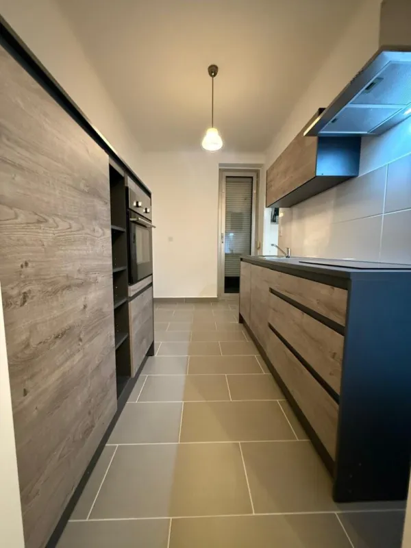 Altbauflair & Wohnkomfort - vermietete 2 Zimmer-Wohnung mit Loggia im Herzen Eisenstadts - Bild 1