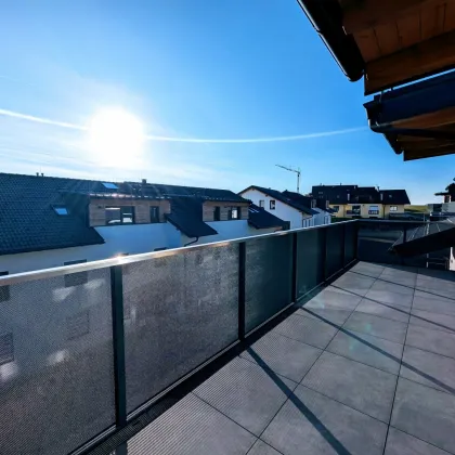Ortszentrum Hallwang: Großzügige 4 Zimmer-Dachgeschoss-Erstbezugs-Wohnung mit großem Balkon! - Bild 3