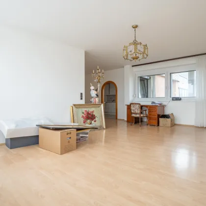 Lichtdurchflutete 3-Zimmer-Wohnung im 10. Stock - Bild 2