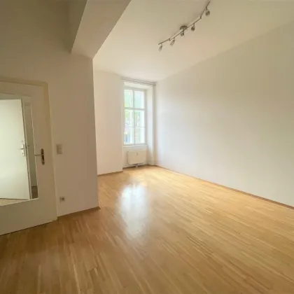 +++ WG-TRAUM +++ Schöne 3-Zimmer-Wohnung in zentraler Lage - Bild 3