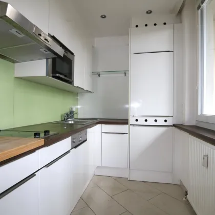Schöne 3-Zimmer-Wohnung mit ca. 9 m² großen Süd-Loggia in perfekter Lage mit Nähe zu Zentrum und Bahnhof - Bild 3